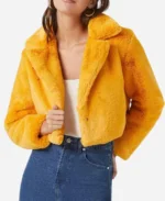 Only Murders S04 Selena Gomez Fur Jacket Front