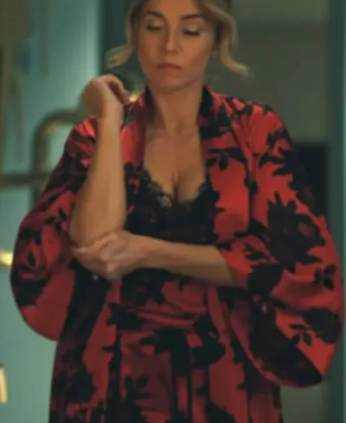 Linda Cardellini No Good Deed S01 Floral Print Robe