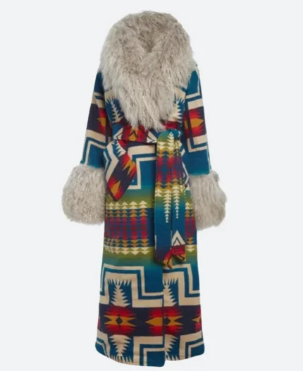 New-Year-Eve-Lainey-Wilson-Hooded-Trench-Coat-Front