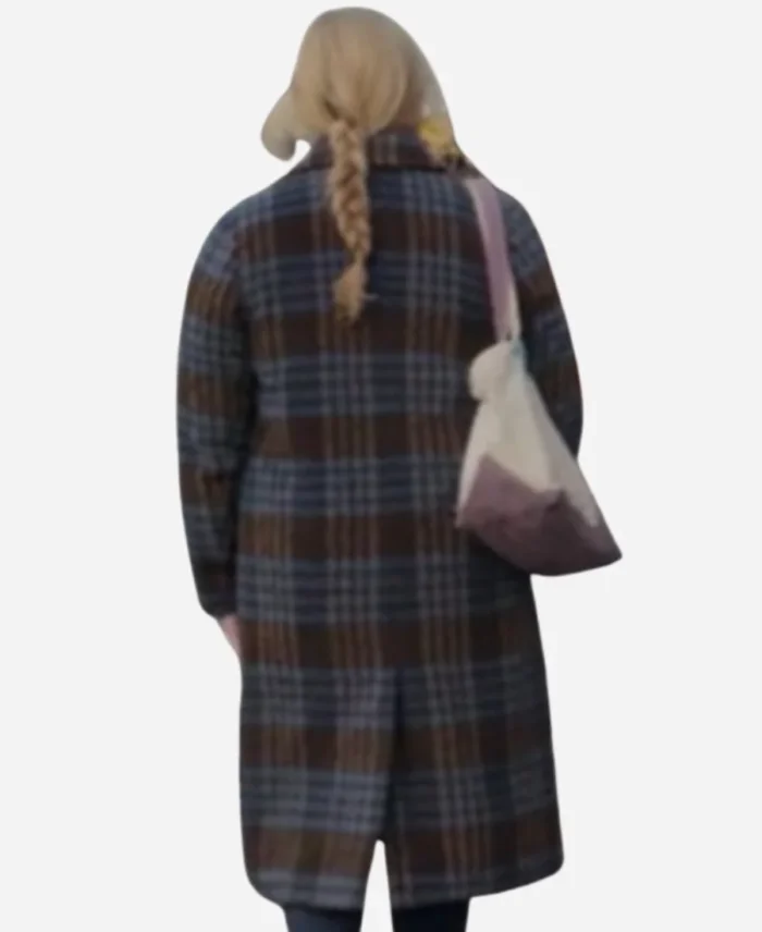 Amy Schumer Kinda Pregnant 2025 Plaid Coat