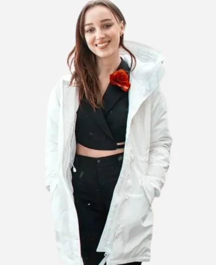 Fair Play 2023 Phoebe Dynevor White Jacket