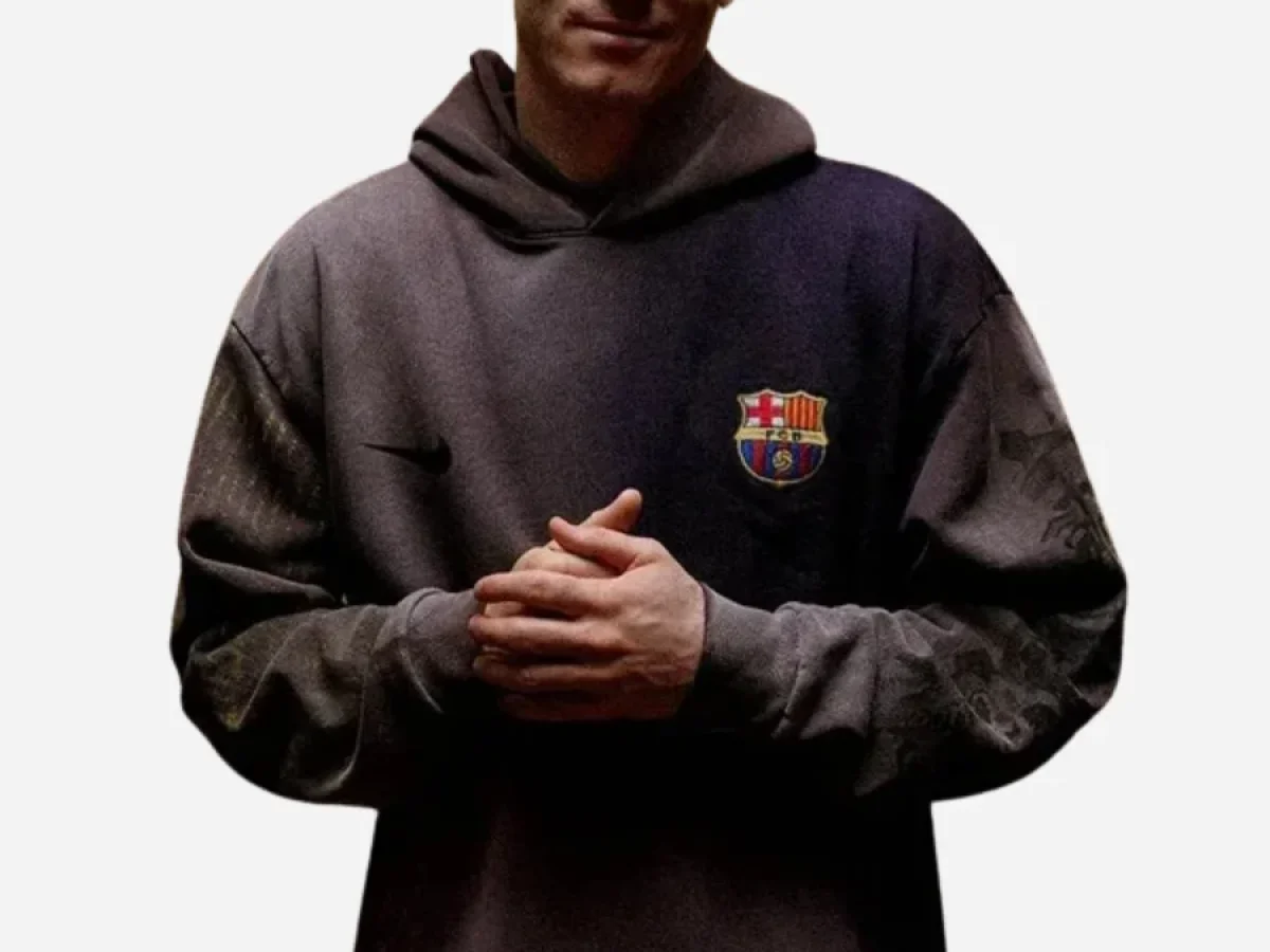 Travis Scott x NIKE x FC Barcelona★Split-Dye パーカー送関込 Travis Scott x Nike x FC Barcelona Spray Logo Hoodie