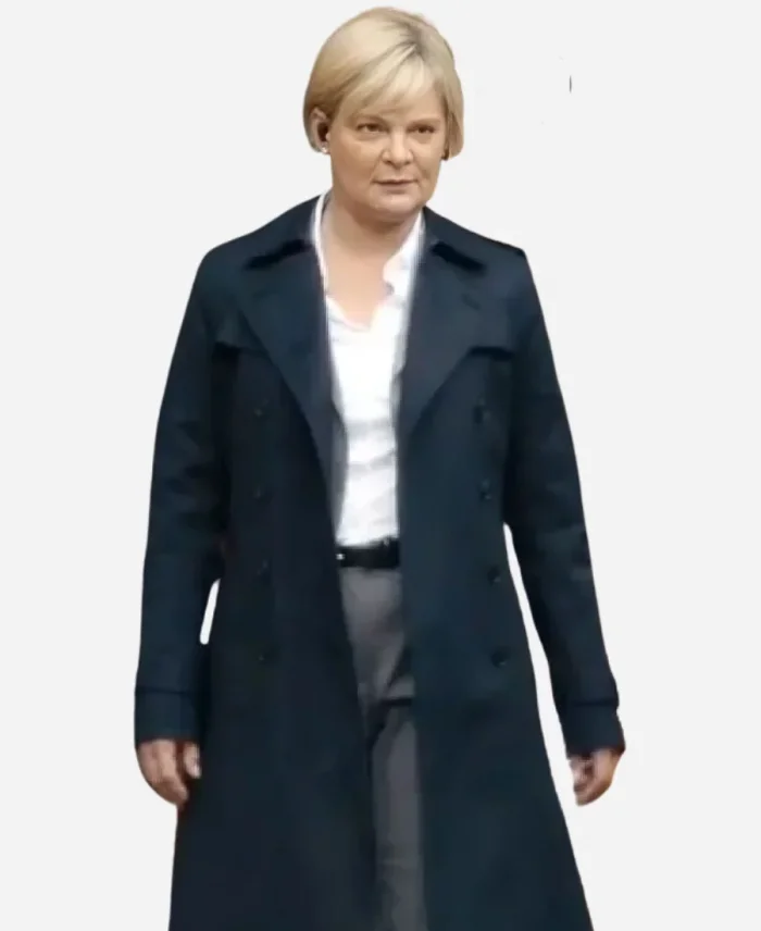 Prime Target Martha Plimpton Black Coat