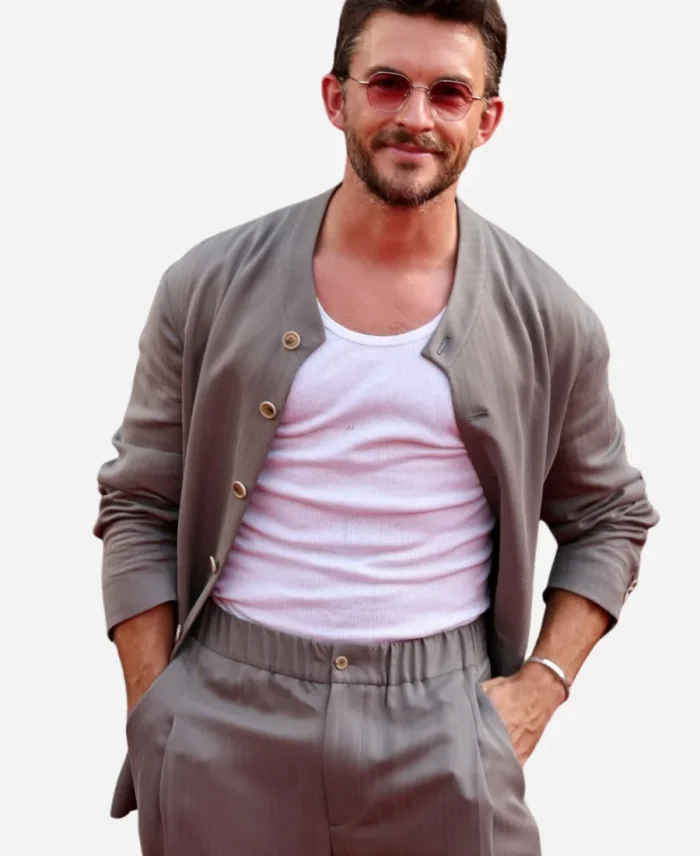 Jonathan Bailey Movie Jurassic World Rebirth Premiere Grey Suit