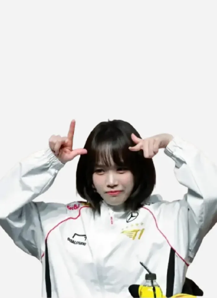 Chaewon T1 White Oversized Jacket