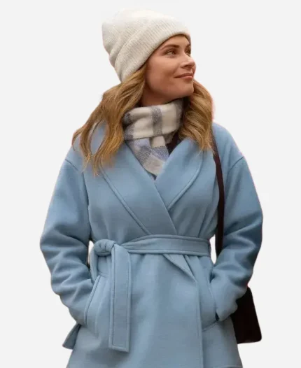 Lyndsy Fonseca Single on the 25th Coat