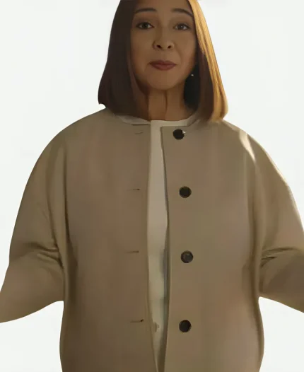 Maya Rudolp Loot Season 03 Molly Novak Beige Leather Jacket