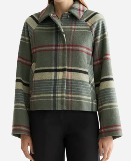 D’Arcy Carden Tv Series Wild Vacation Rentals 2026 Green Plaid Jacket