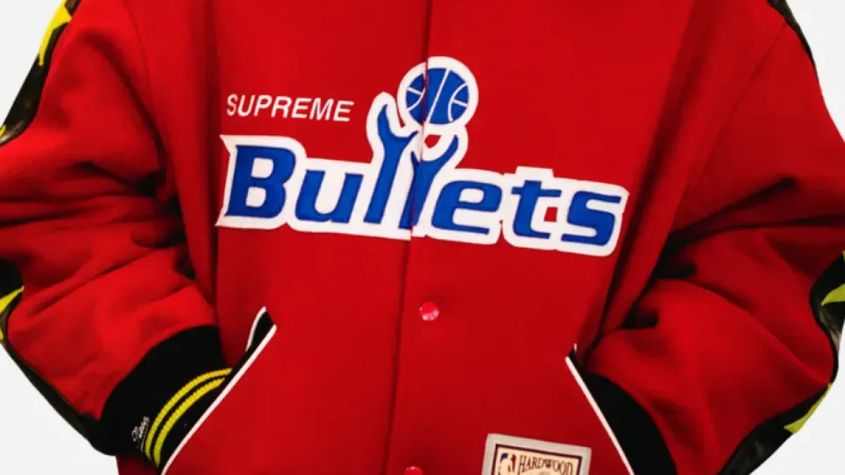Supreme x Mitchell & Ness Bullets Varsity Jacket - Jacket Era