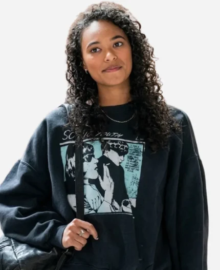Elle S01 Chandler Kinney Graphic Sweatshirt