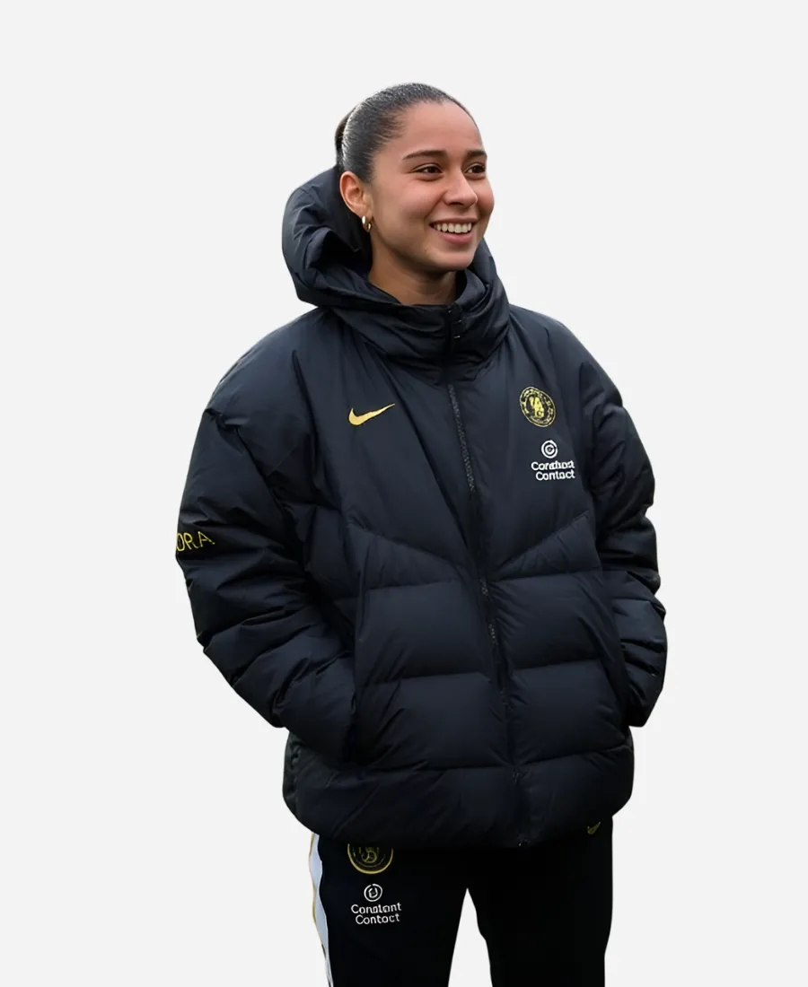 Giulia Dragoni Nike Chelsea FC 2026 Women Hooded Puffer Jacket Giulia Dragoni Nike Chelsea FC 2026 Women Black Hooded Puffer Jacket