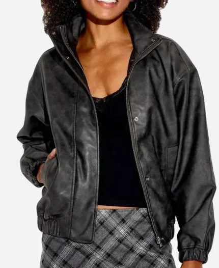 Kelsey Plum Phoenix Mercury vs Debut Leather Jacket